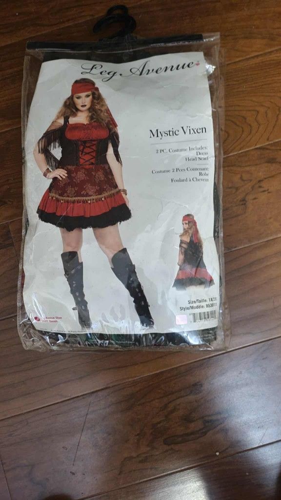 Mystic vixen 1X/2X Gipsy costume pack includes the dress and head scarf