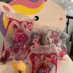 McDonald’s Little pony figures (4) little pony doll (1)