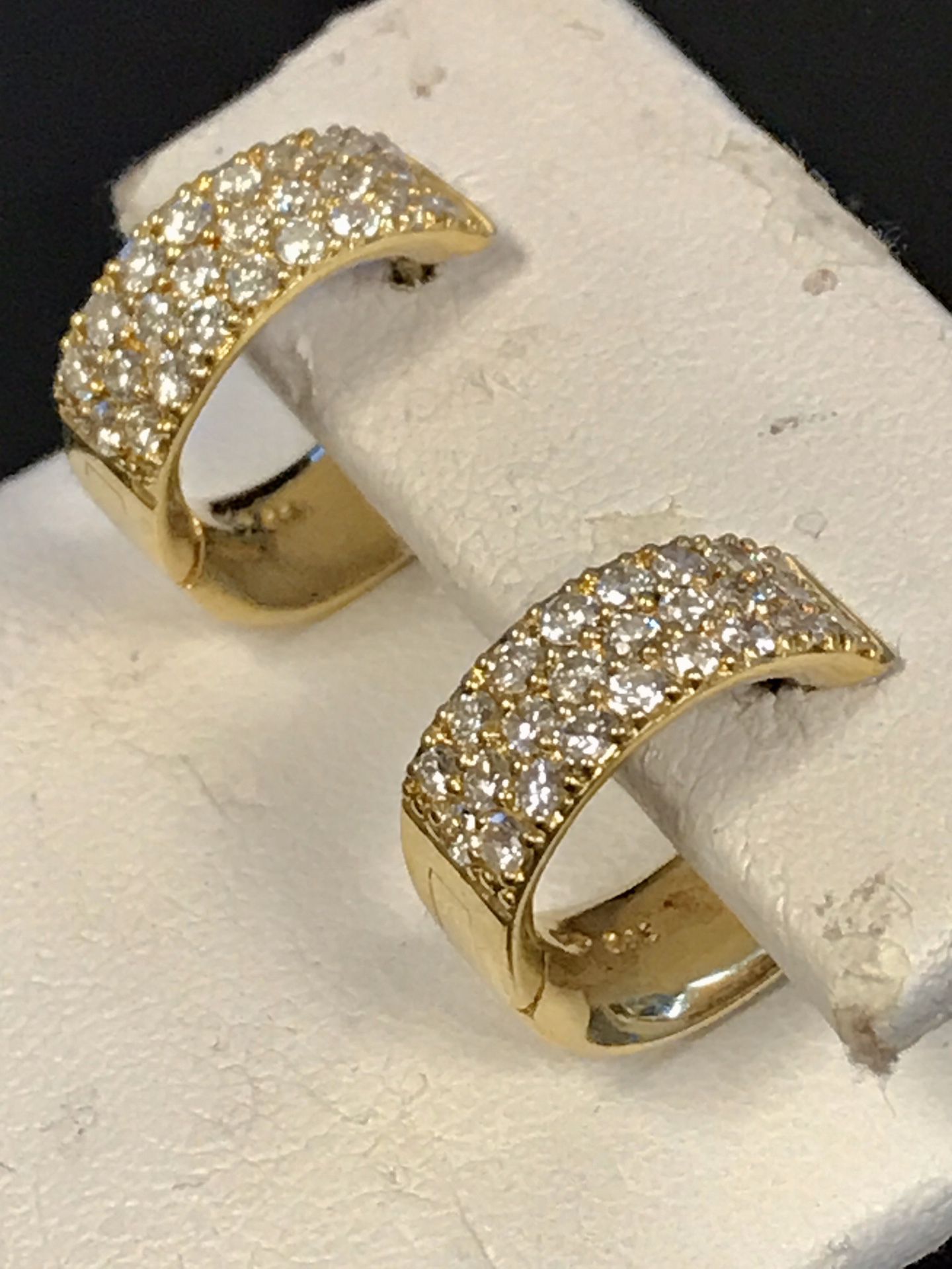 18 K gold diamond earrings