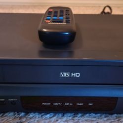 Magnavox VCR With remote 