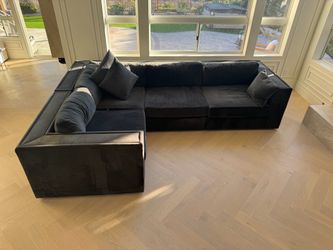 Nate + Jeremiah Sectional Couch GREAT condition RH style