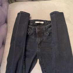 sz 26 levi’s 711 jeans