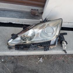 2006-2012 Lexus Is250/350 Headlight Xenon Hid With All The Accessories Oem.