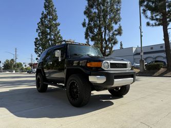 2007 Toyota FJ Cruiser 4x4 - Lifted - Clean Carfax - Warranty!!!
