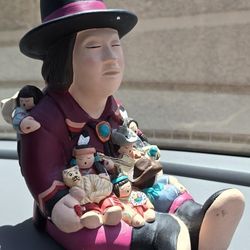 Vintage Storyteller Figurine – Whitefeather Studios, Arizona