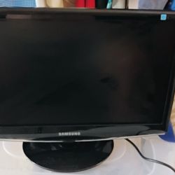 18" Samsung Monitor 