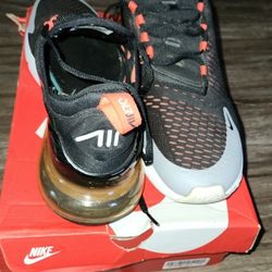 Nike Air Max 270 Shoes 