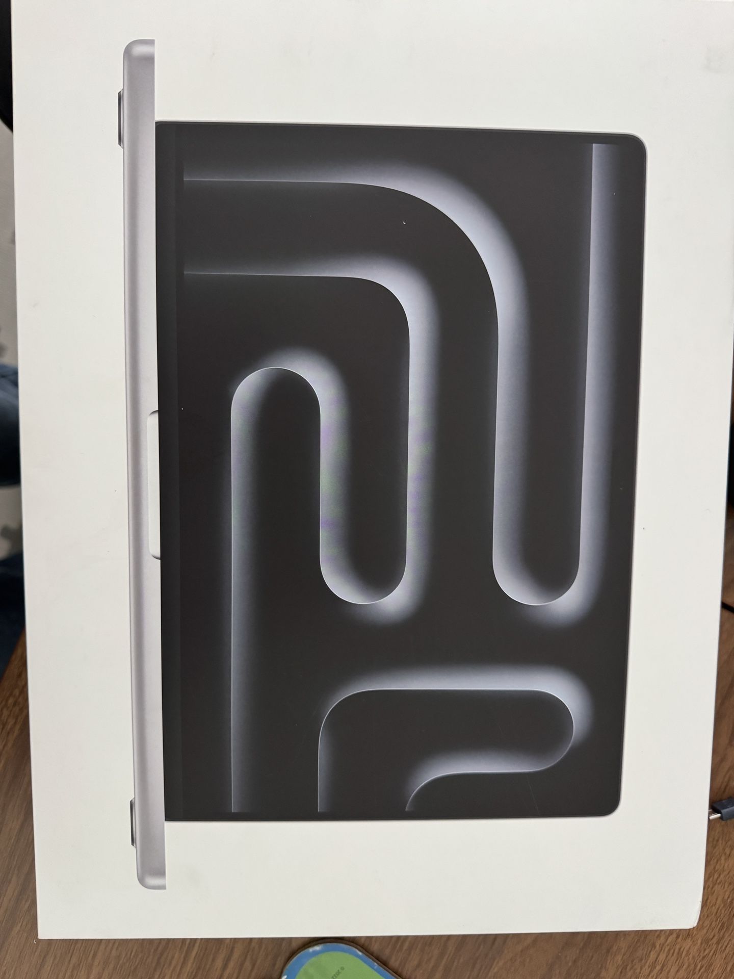 Brand New Sealed M5 MacBook Pro (14inch) – Unopened (Company Gift)