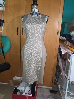 Calvin Klein tan print size 6 dress