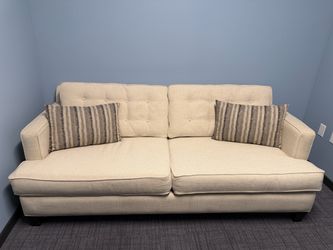 Couch - Color "crème puff"