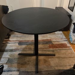 Modern Round Pedestal Dining Table 
