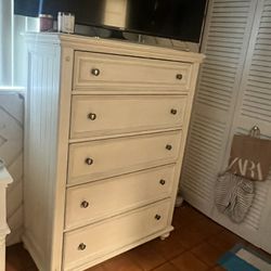 Five drawer Chest