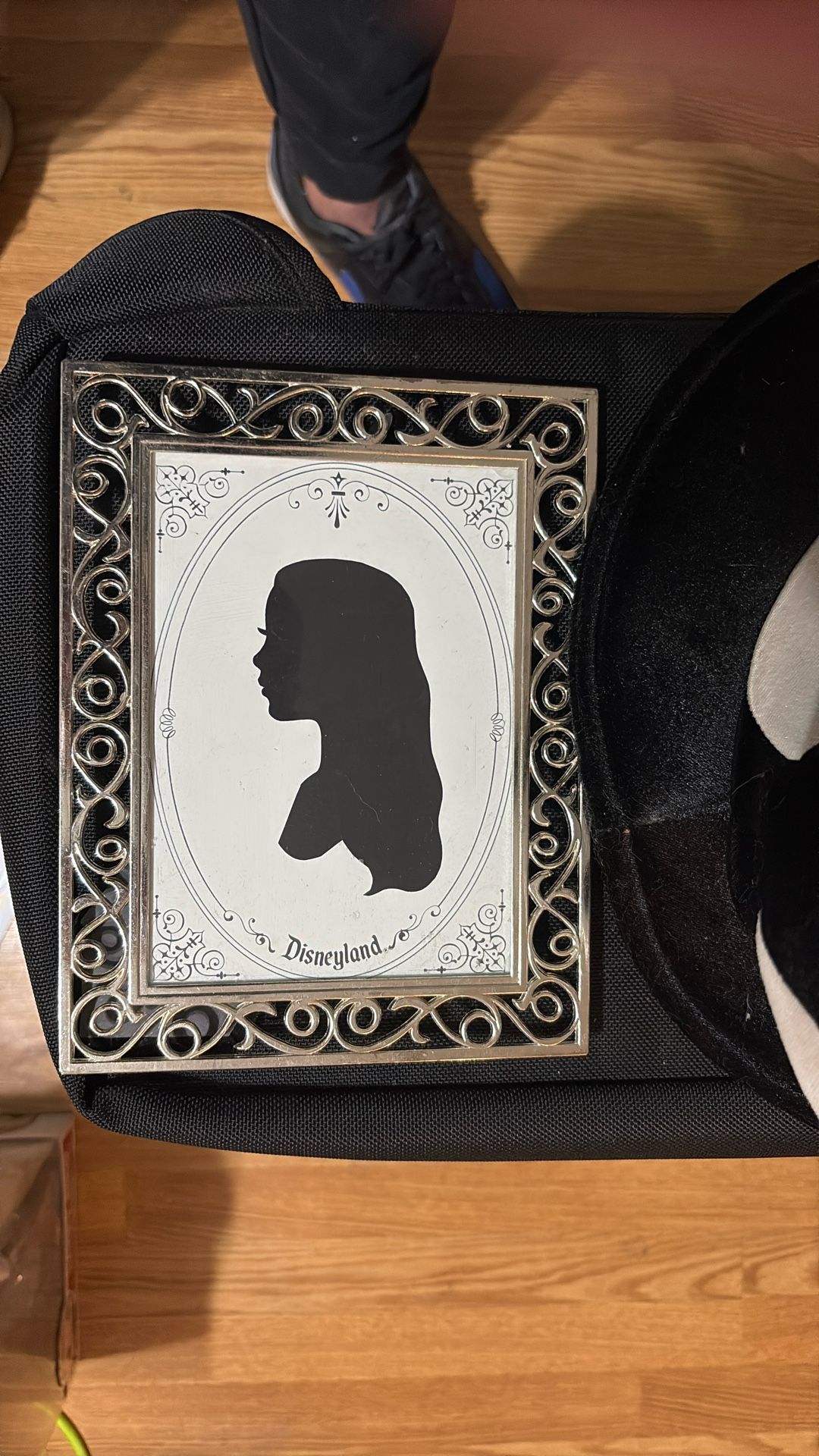 Antique Dw Frame With Picture