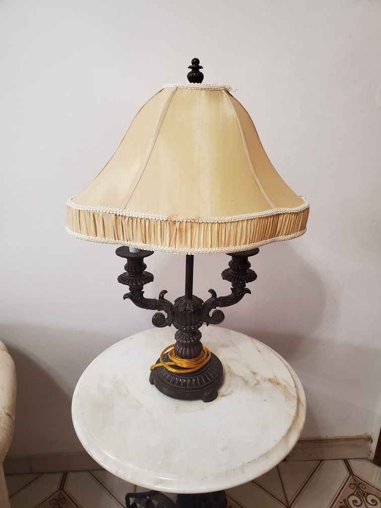 Beautiful Vintage Victorian Style Lamp