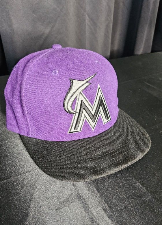 Florida Marlins MLB New Era 59FIFTY M-Logo Fitted Hat - Size 7 1/4, Vintage