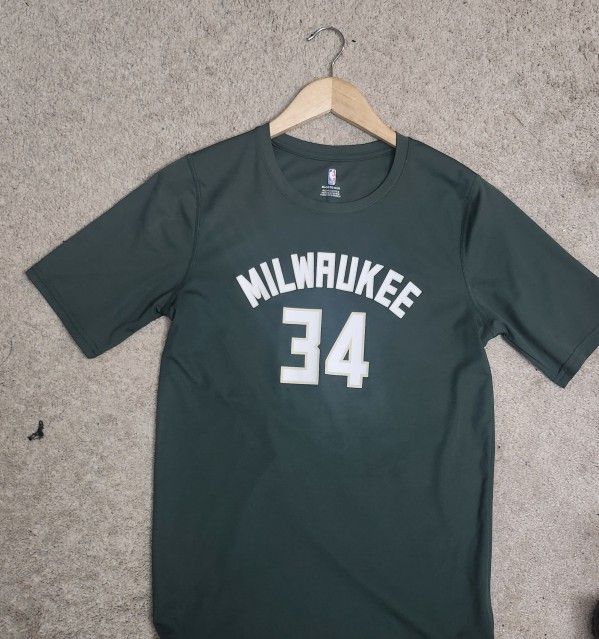 Giannis Antetokounmpo T-Shirt