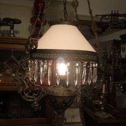 Beautiful vintage John Thomas hanging lamp. Solid brass frame