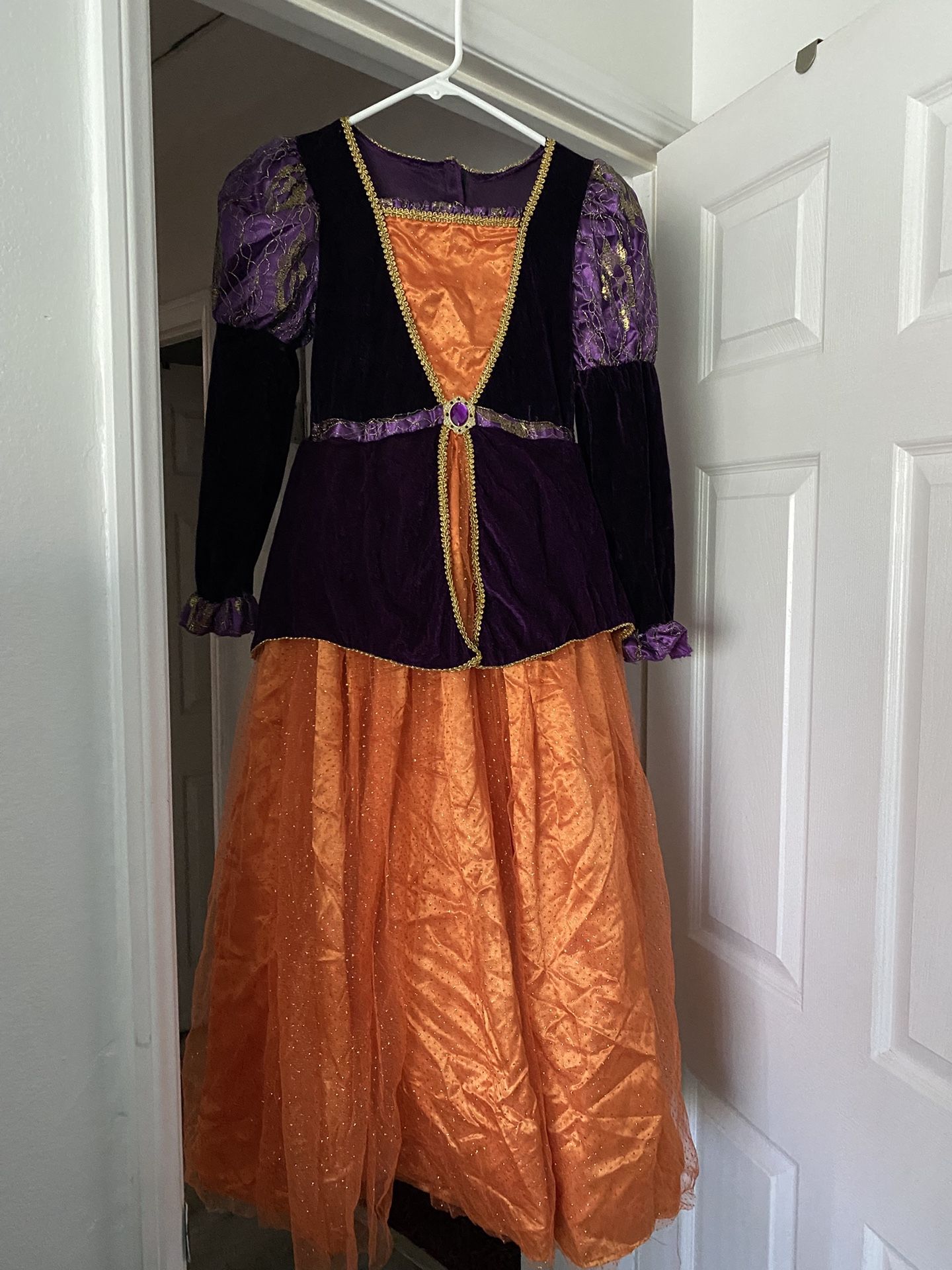 HALLOWEEN WITCH COSTUME