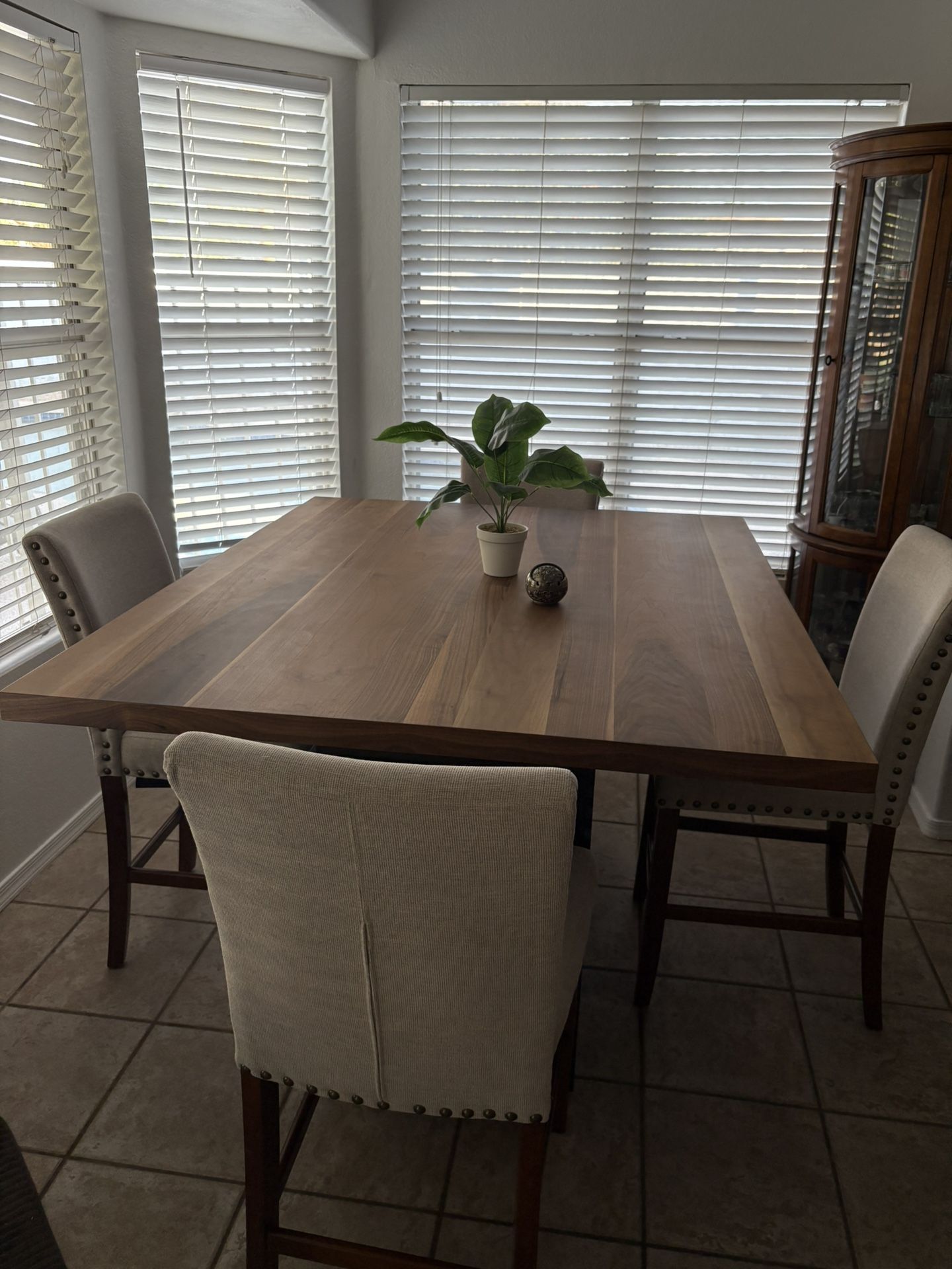 Dining Table With Padded Chairs