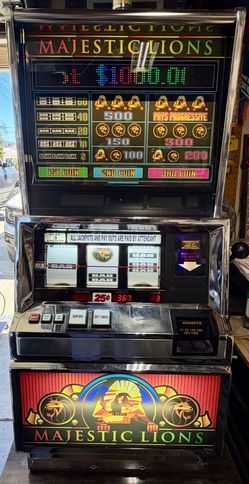 RARE!! Majestic Lions Slot Machne