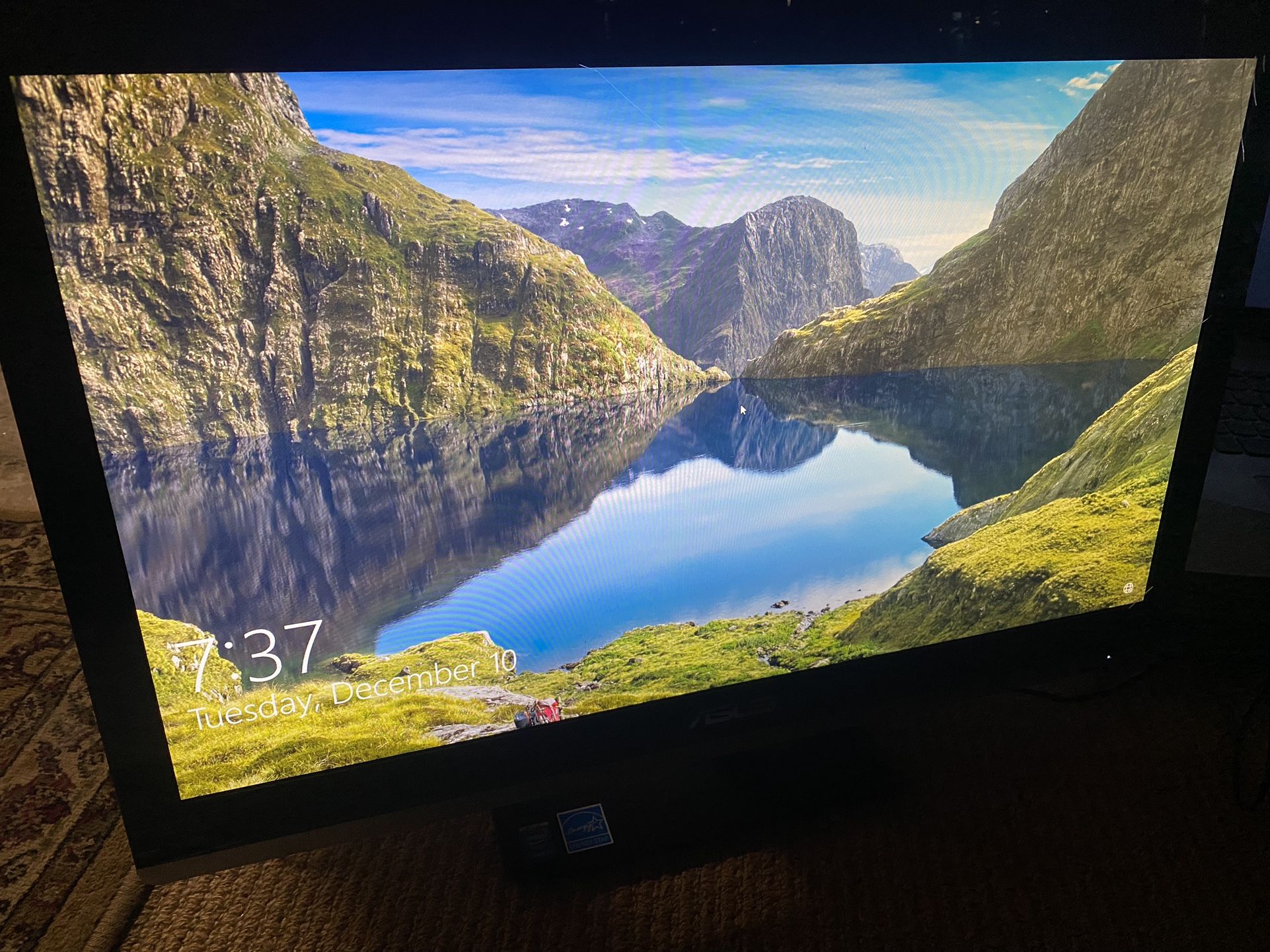ASUS 21.5” All-in-One 8gb Memory 1TB HDD w/Keyboard,Mouse and Power Cable