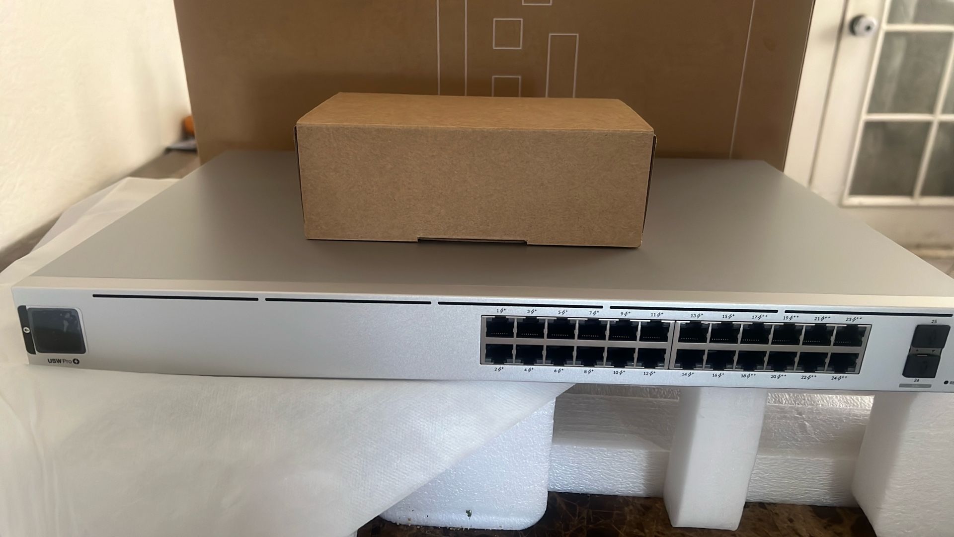Unifi Network Pro 24 PoE