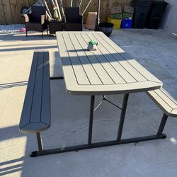 Picnic table