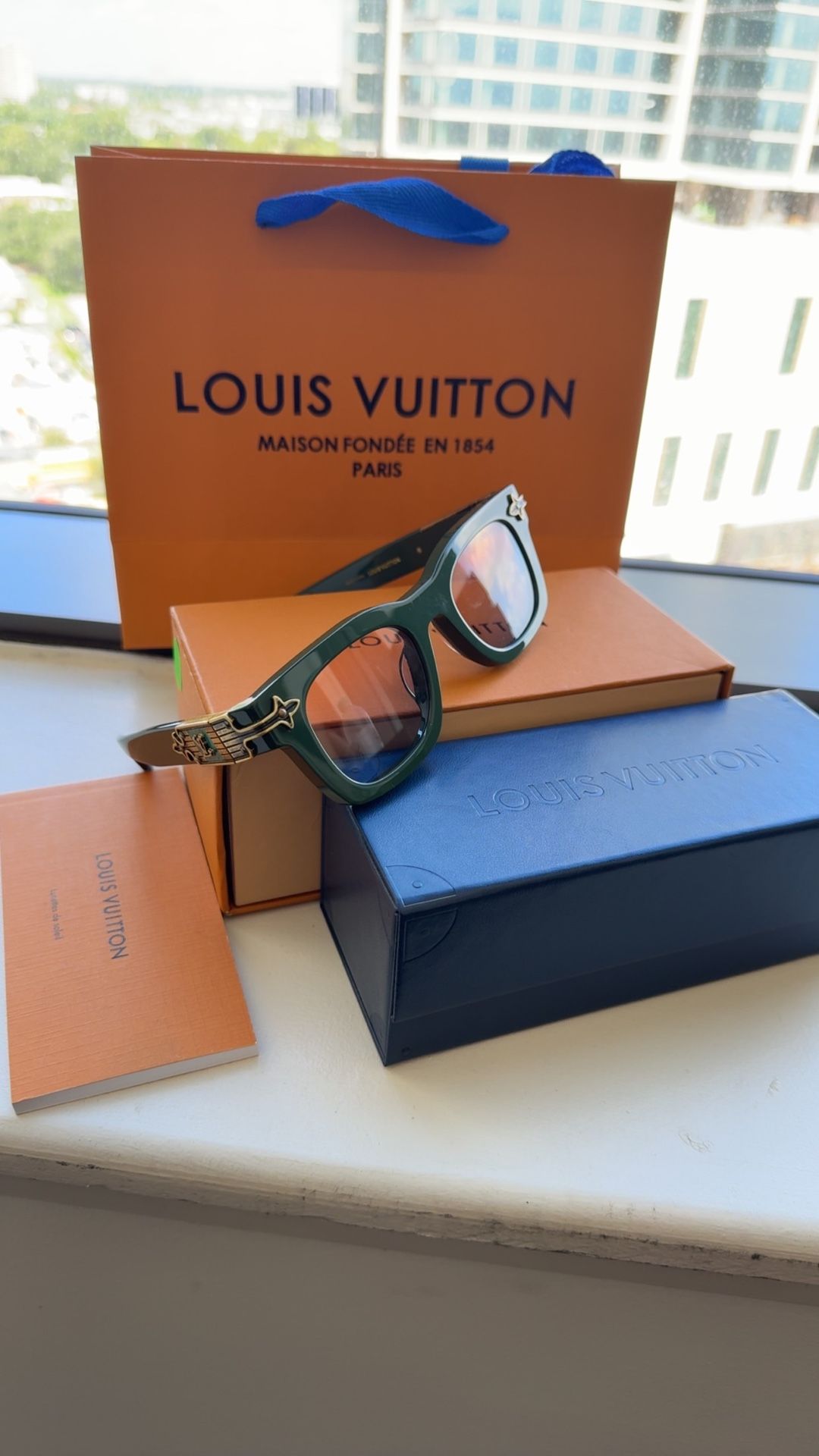 Louis Vuitton Arabesque Green Sunglasses Shades