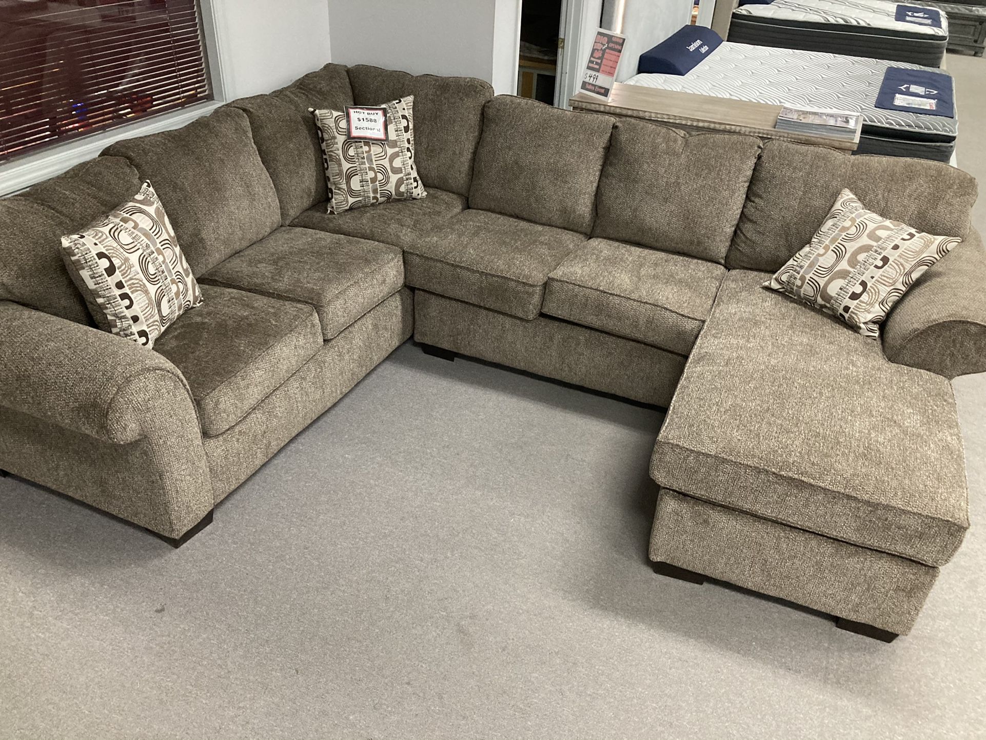 Brand New Jesse Coco Sectional With Reversible Ottoman!! Low As $39 Down!! No Credit Needed!!π