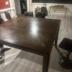 Barstool Table