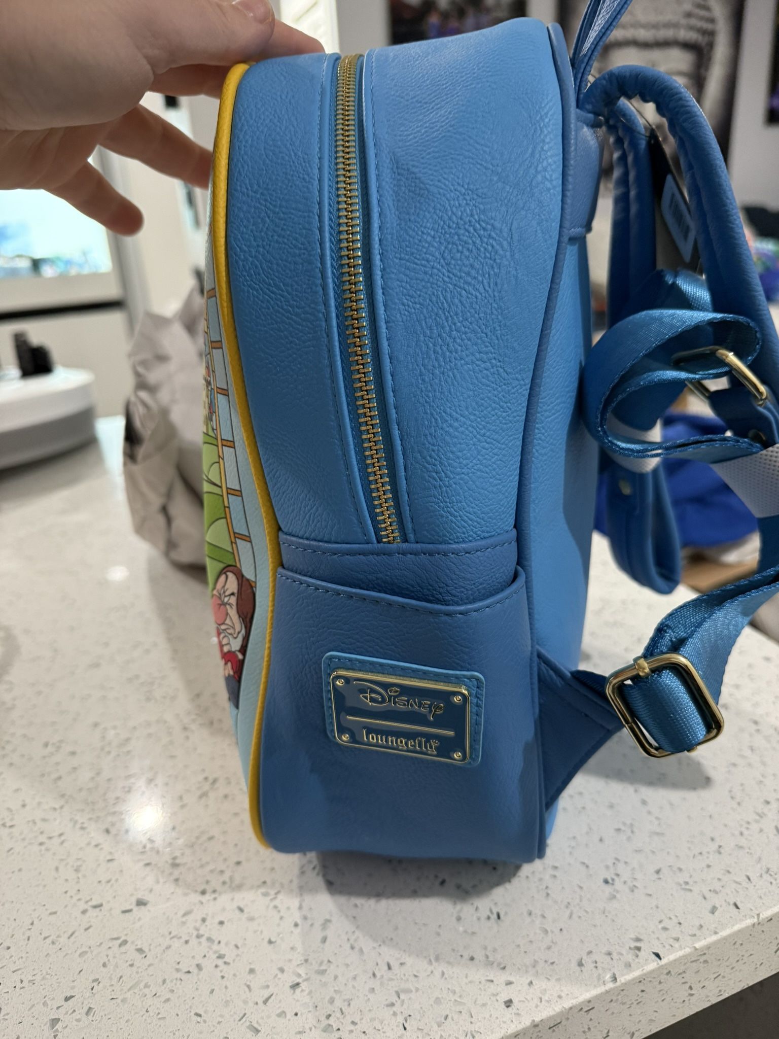 Loungefly Snow White Backpack display picture 1