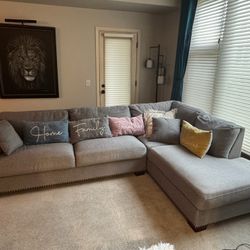 Nice Sectional. No Smoke Clean