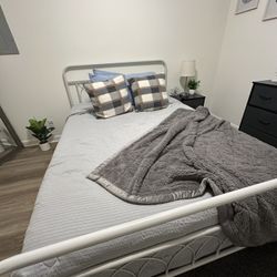 Full Bedroom Set With Mattress