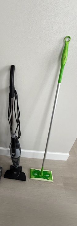 Black and decker Vacuum and swifter