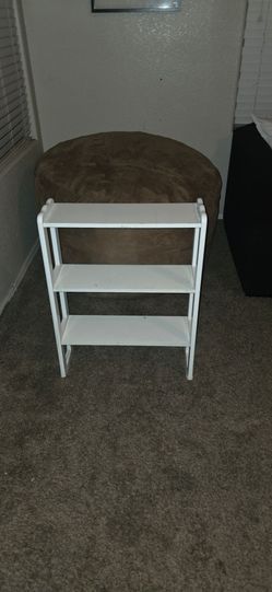children's book shelves / $5