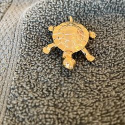 Vintage Gold Tone Turtle/Sea Turtle Brooch