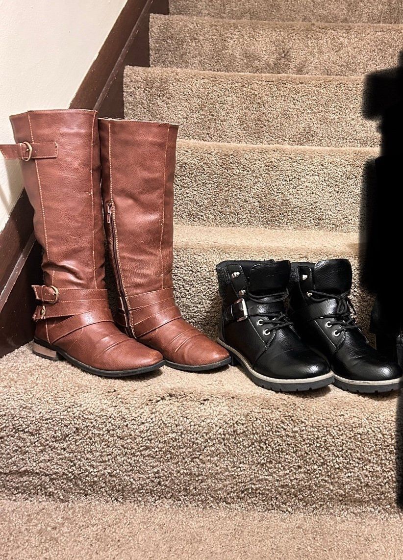 Lot Of 2 Woman's Boots Size 7.5
