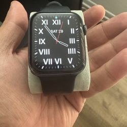 Apple Watch Series 5, 44mm