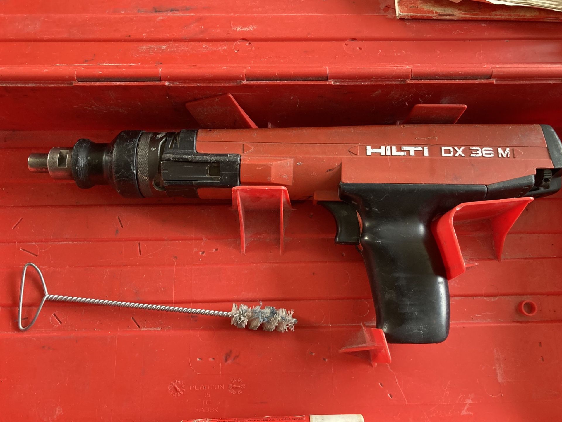 Hilti DX 36 M nail gun