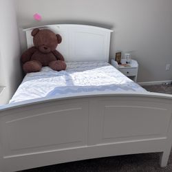 Full size bed with 2 Nightstands Plus Mattress