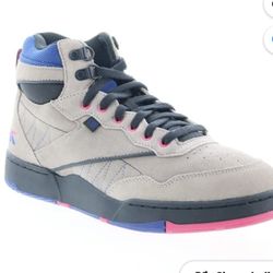 Rebook Size Men’s Size 4 ///. Women’s Size 5.5 New 