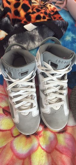 Women’s Jordan’s size 6