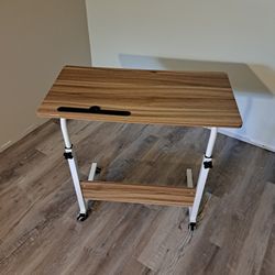 Desk With Wheels