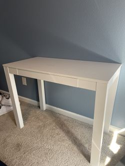 ALL WHITE DESK 