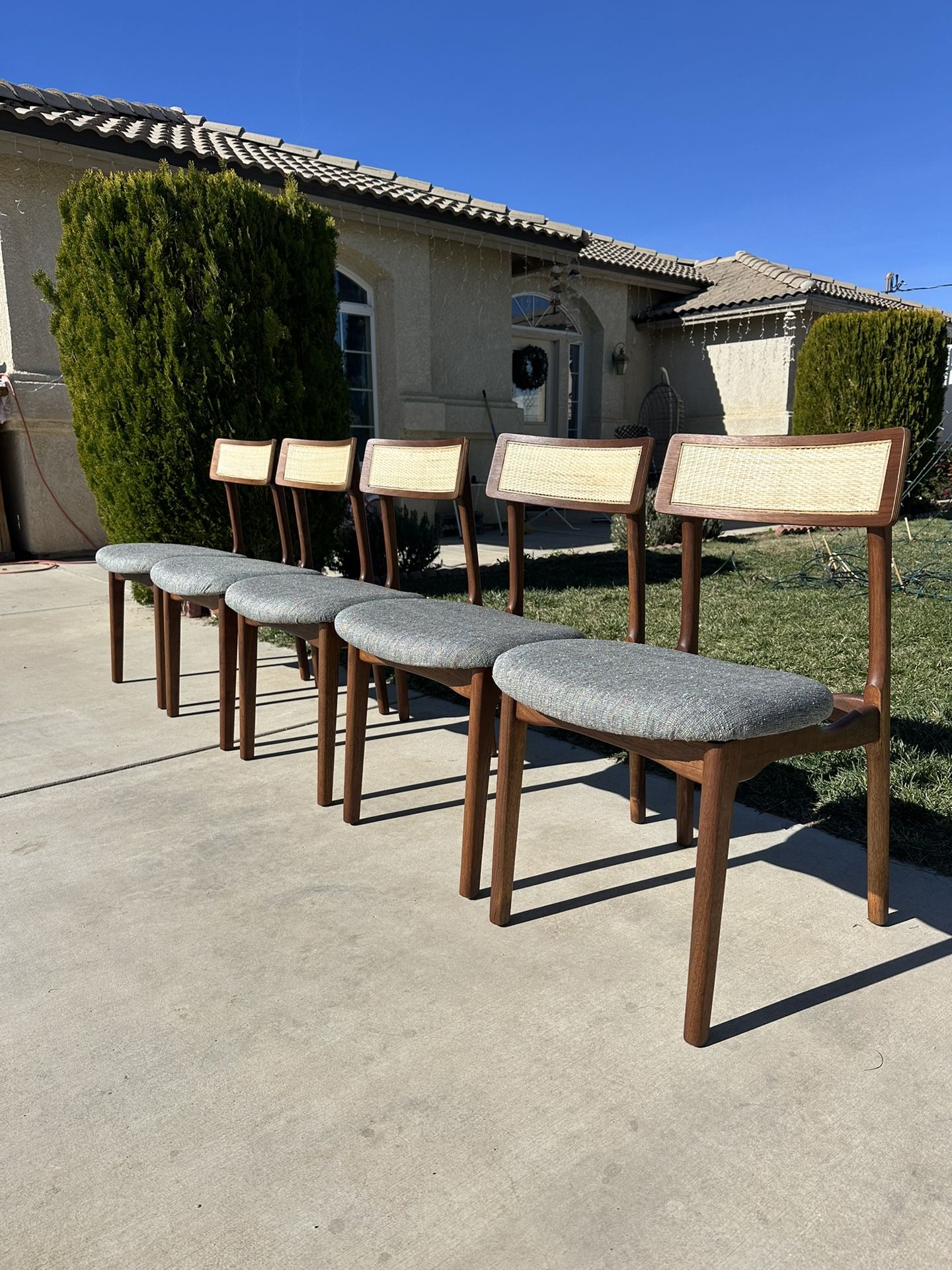 Mid- Century Modern Set Of 5 Dining Chairs