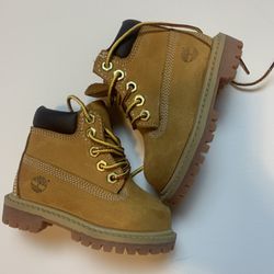 Barely used toddler Timberland boots