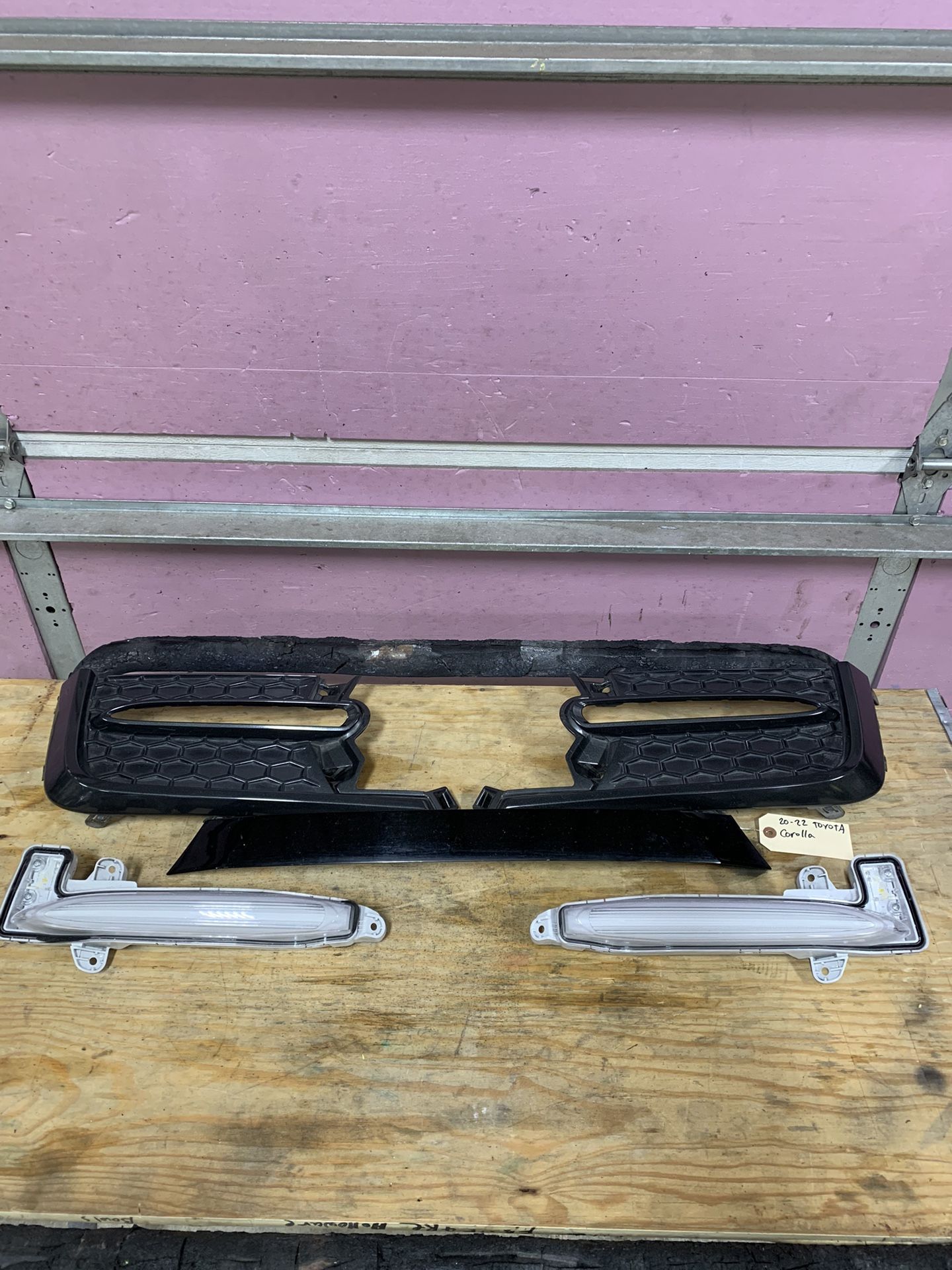 2020-2022 Toyota Corolla Set Of Foglights And Covers OEM