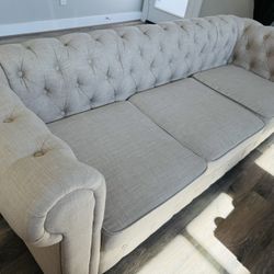  Tufted Sofa & Loveseat Set – Excellent Condition – Clean & Lightly Used