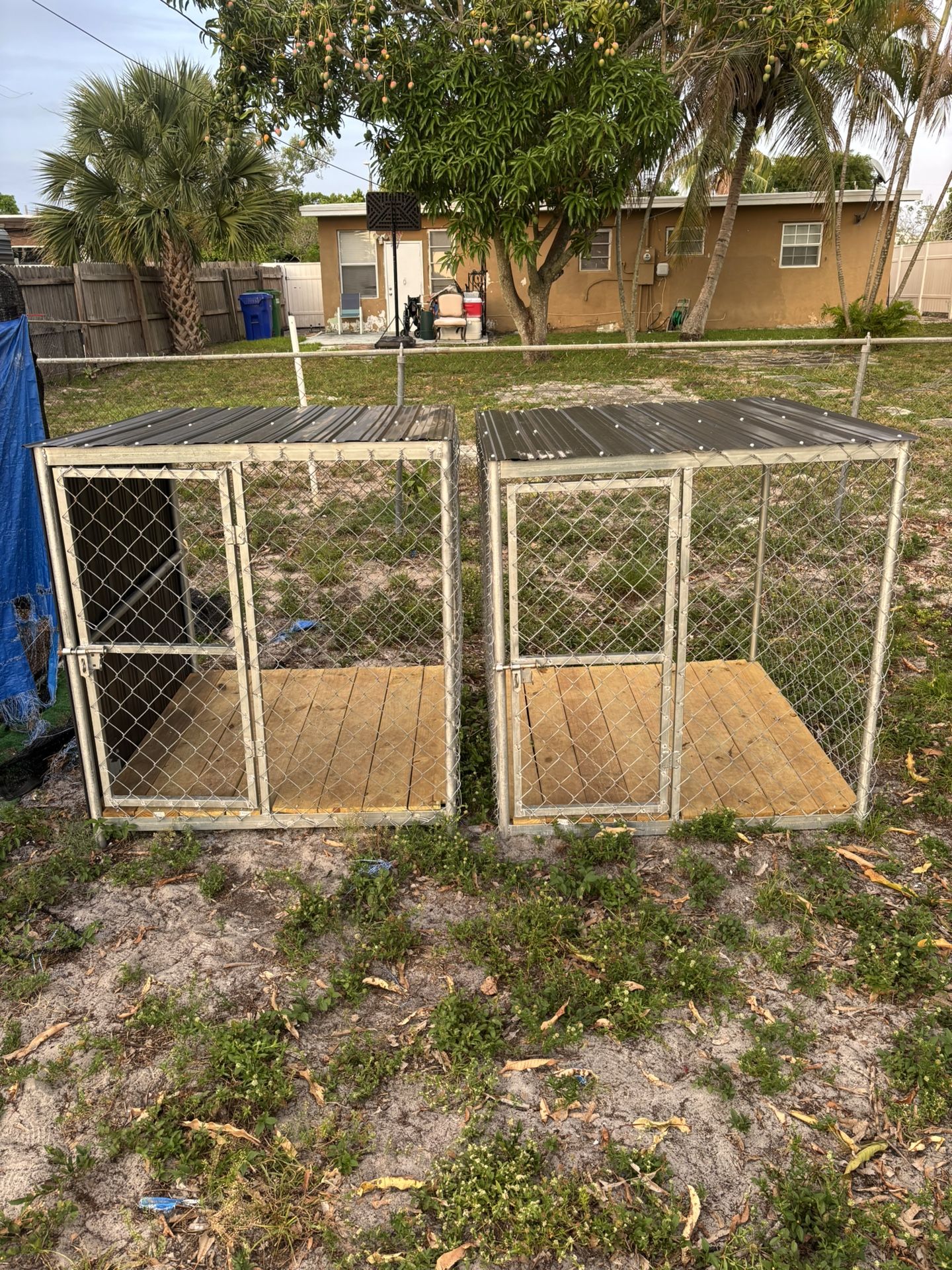 4x4 Dog kennels $250 Each (Brand New)