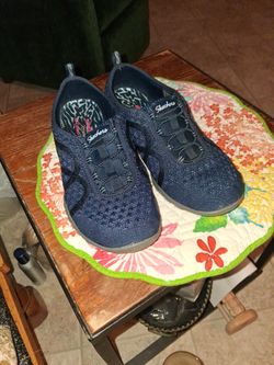 Shechers Very Comfortable Very Clean. (Size 7)